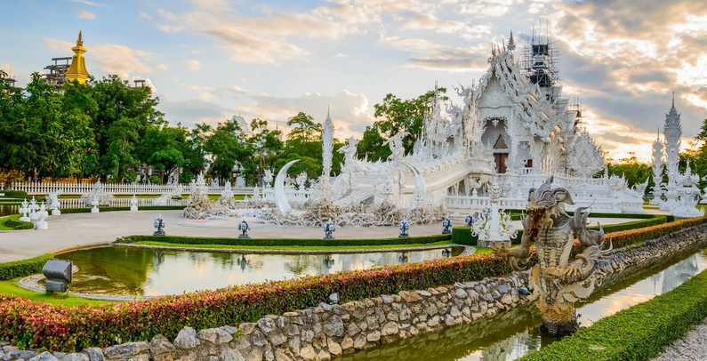 Screenshot 2025 12 07 at 12 39 47 Chiang Mai Weisse Tempel Blaue und Rote Tempel in Chiang Rai GetYourGuide